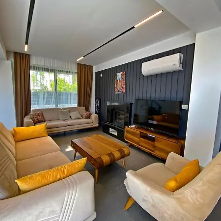 Nokta Life B Villa, Oezel Havuzlu, فيلة فتحية